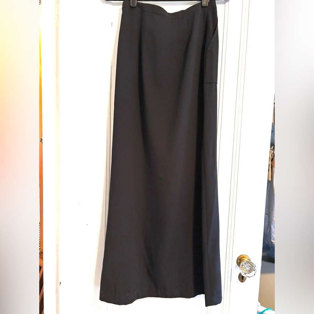 BCBG | black Maxi skirt w: patch pockets and double slit at bottom.